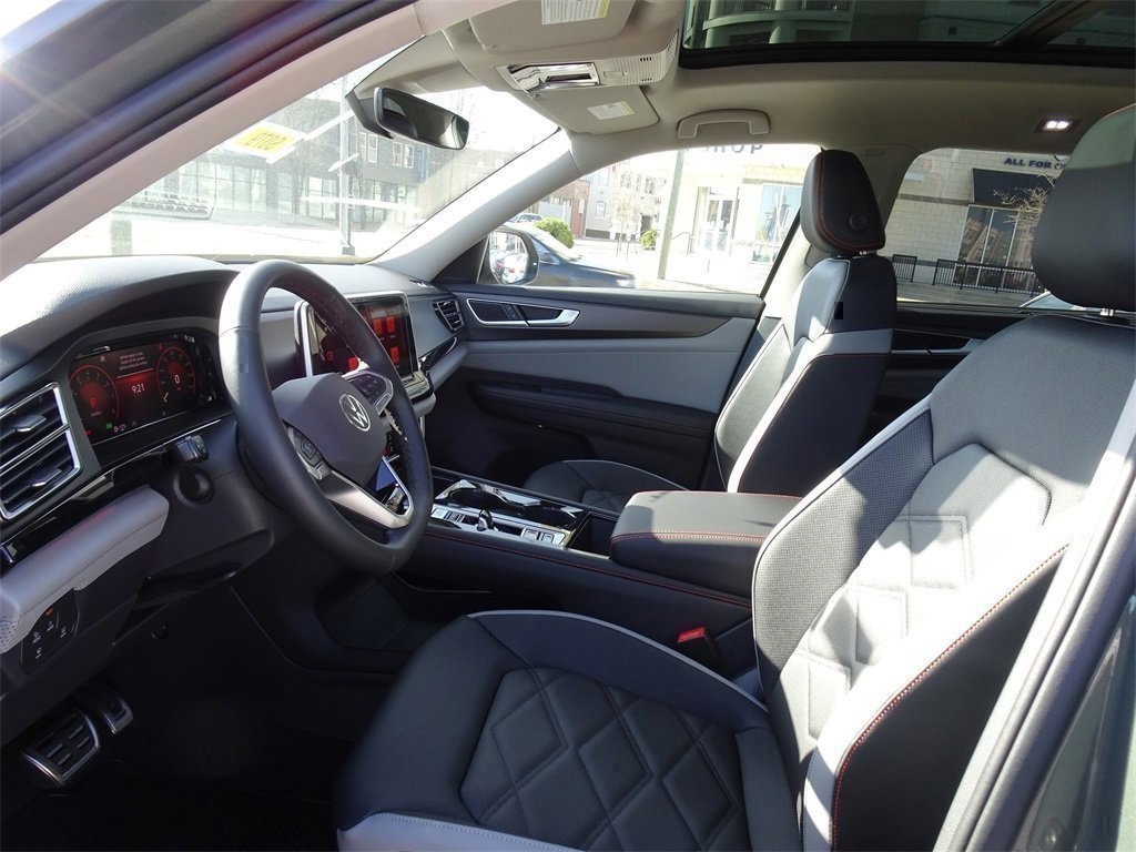 2025 Volkswagen Atlas Peak Edition photo 11