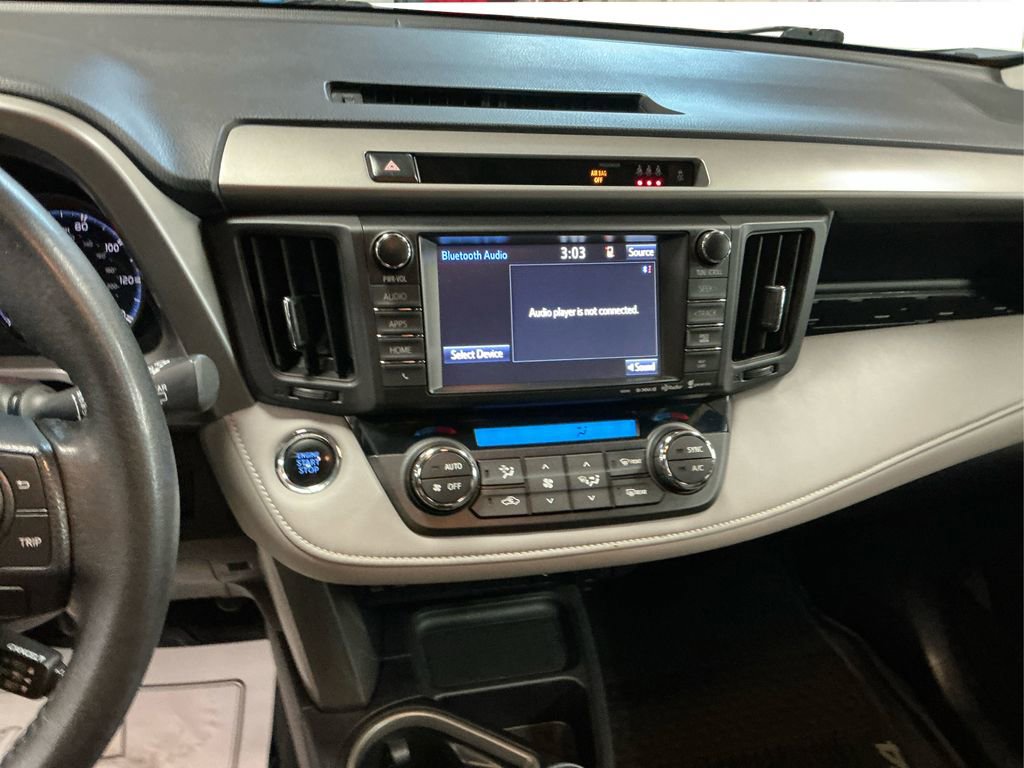 2017 Toyota RAV4 XLE photo 17