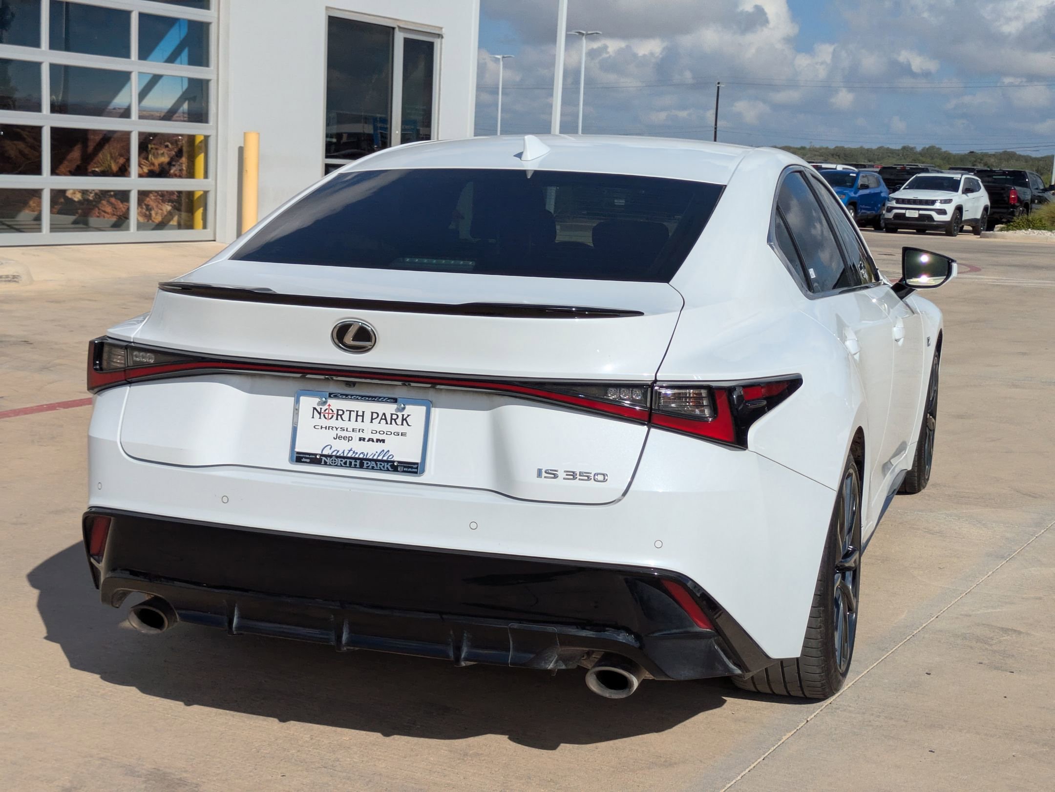 2023 Lexus IS 350 F SPORT photo 3