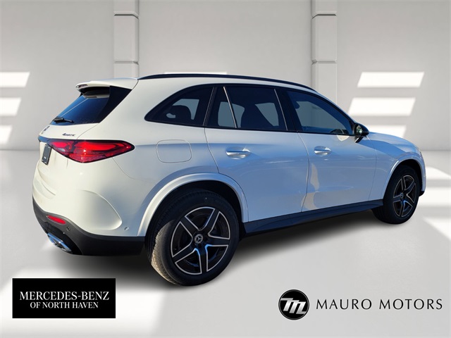 2025 Mercedes Benz GLC 300 4MATIC photo 3