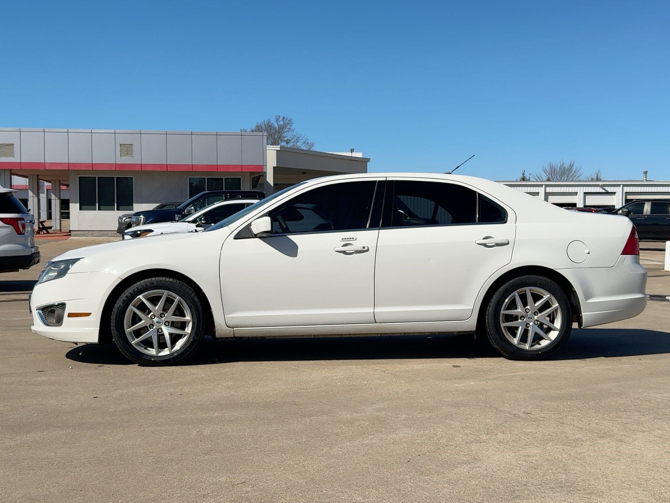 Used 2011 Ford Fusion SEL with VIN 3FAHP0JG5BR236162 for sale in Paris, TX