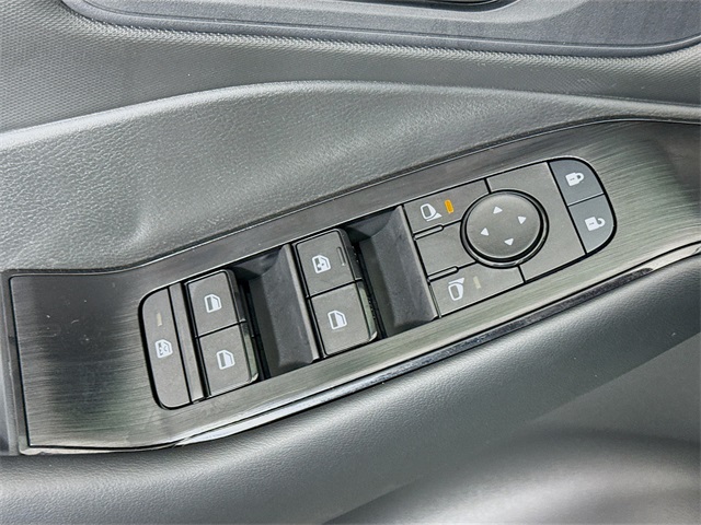 2025 Nissan Rogue S photo 10