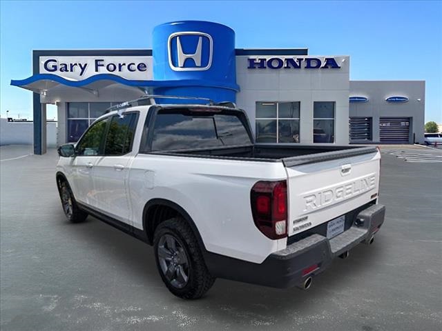 2024 Honda Ridgeline TrailSport photo 2