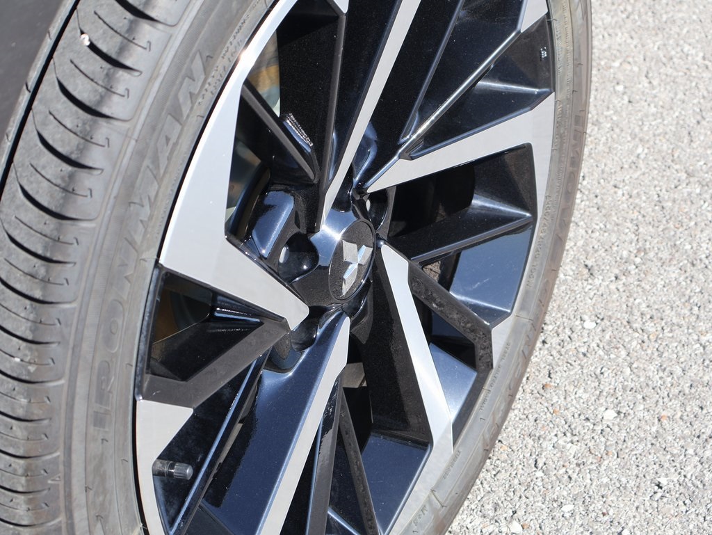 2024 Mitsubishi Outlander SE photo 40