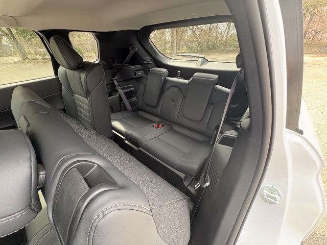 2025 Mitsubishi Outlander PHEV SE photo 12