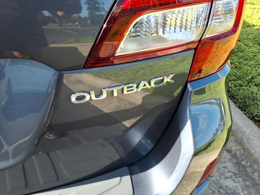 2016 Subaru Outback 2.5i Limited photo 6