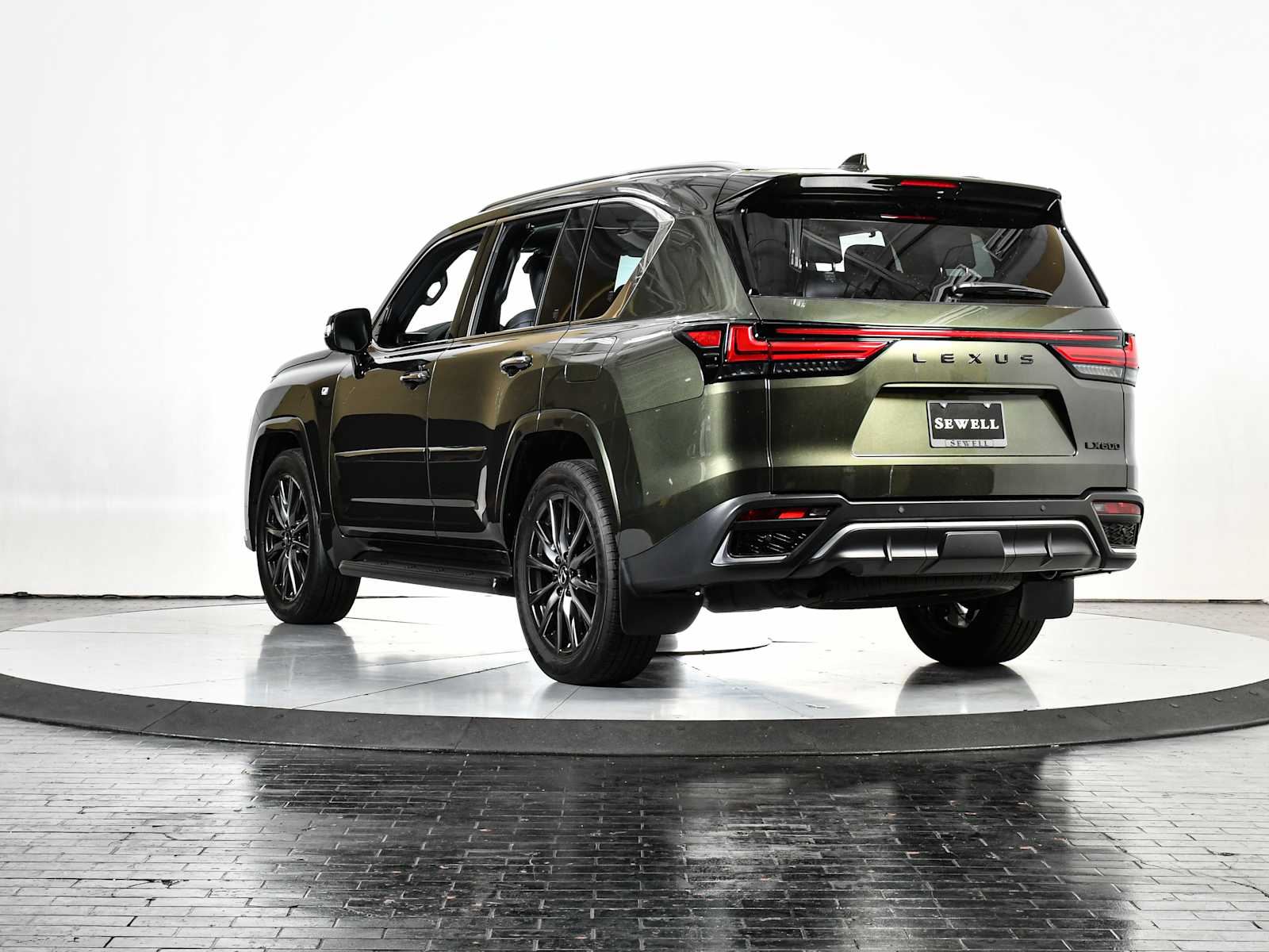 2025 Lexus LX 600 F SPORT photo 3