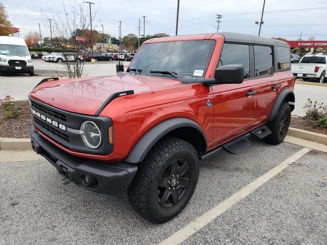 2024 Ford Bronco Black Diamond photo 2