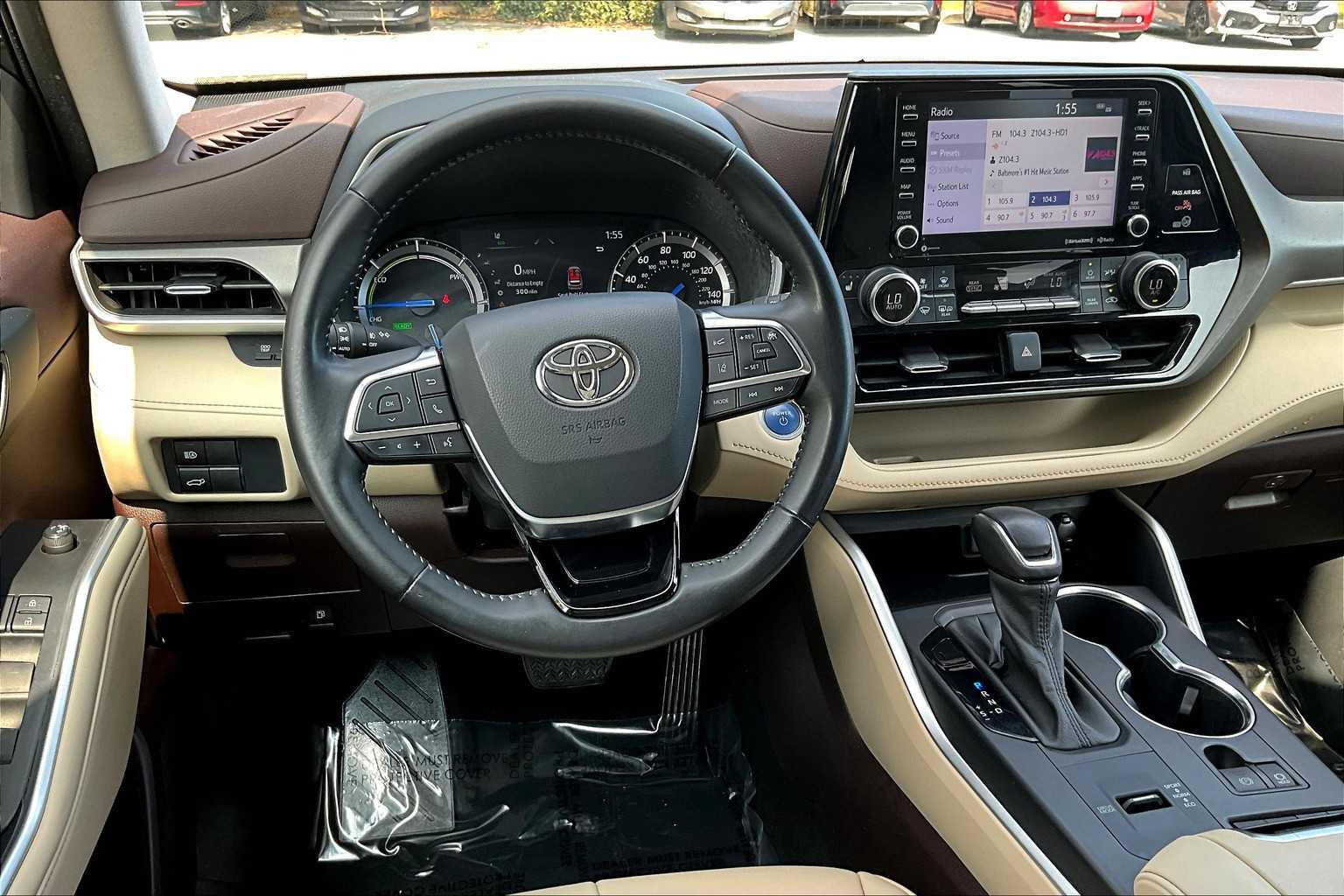 2021 Toyota Highlander Hybrid XLE photo 5