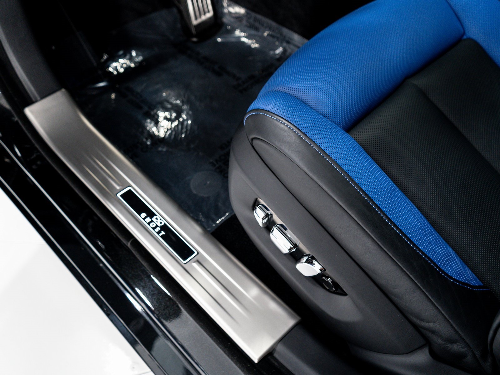 2022 Rolls Royce Ghost Black Badge photo 14