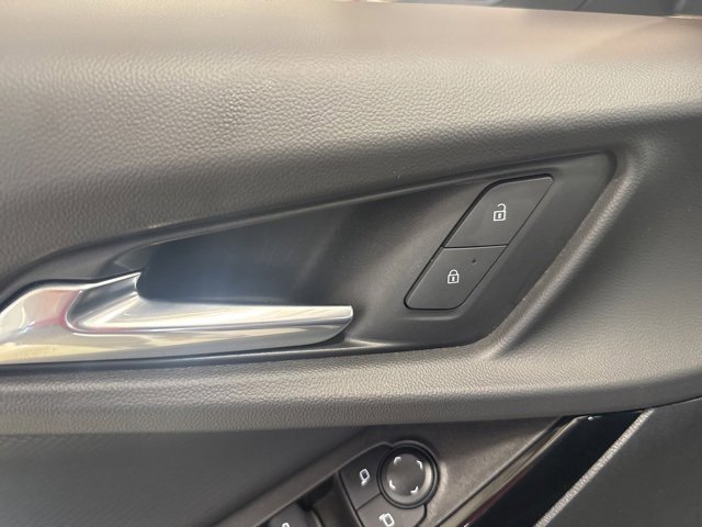 2025 Chevrolet Equinox LT photo 3
