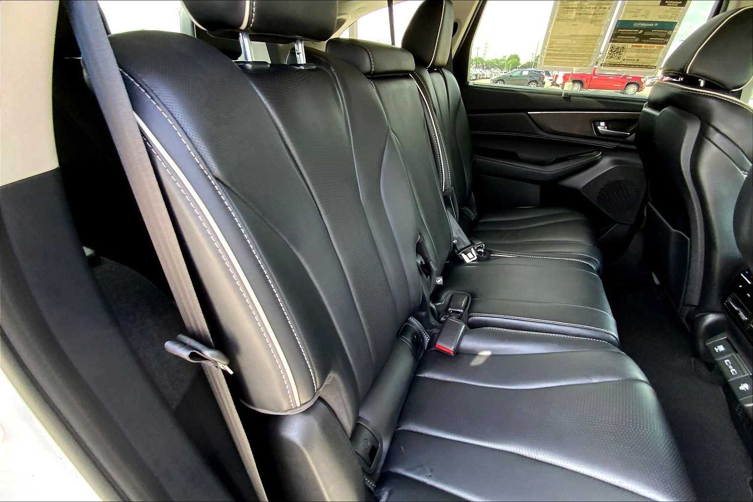2023 Acura MDX SH-AWD Advance photo 17