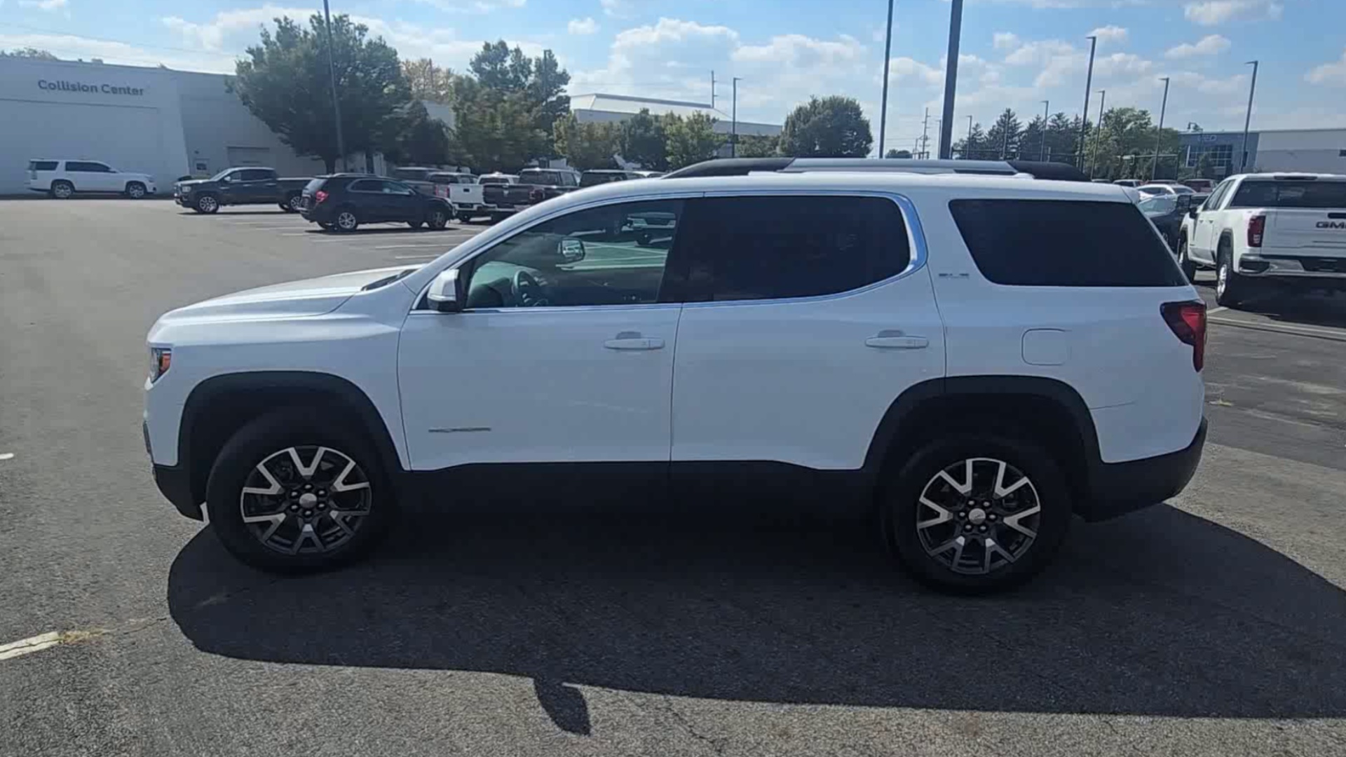 2023 Gmc Acadia SLE photo 40