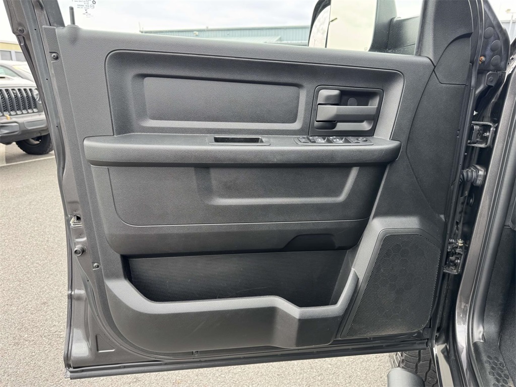 2021 Ram 2500 Tradesman photo 26