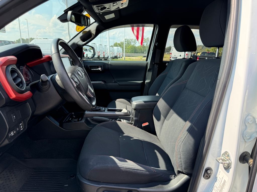 2020 Toyota Tacoma TRD Off-Road photo 8