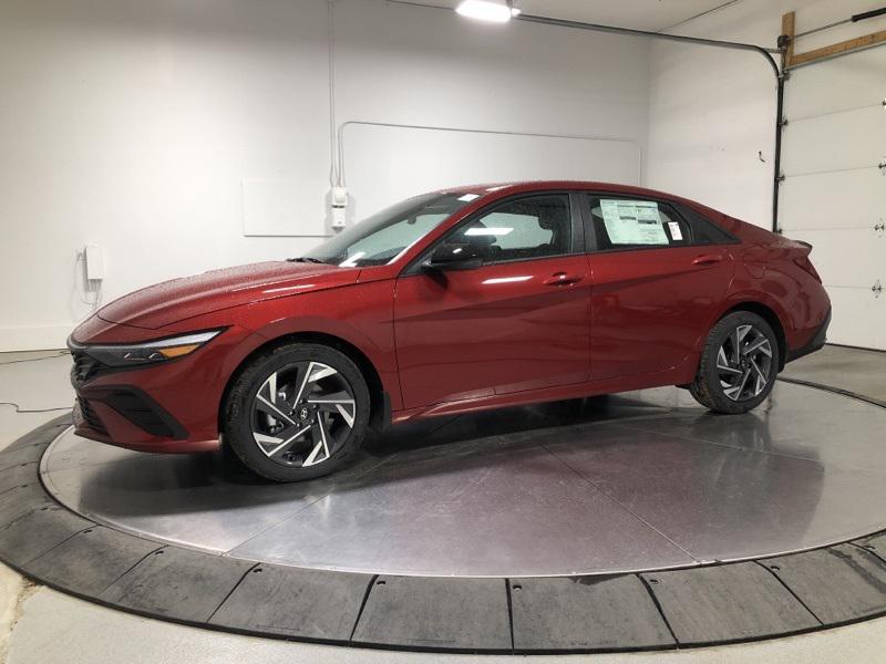 2025 Hyundai Elantra SEL Sport photo 4