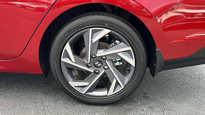 2025 Hyundai Elantra SEL Convenience photo 37