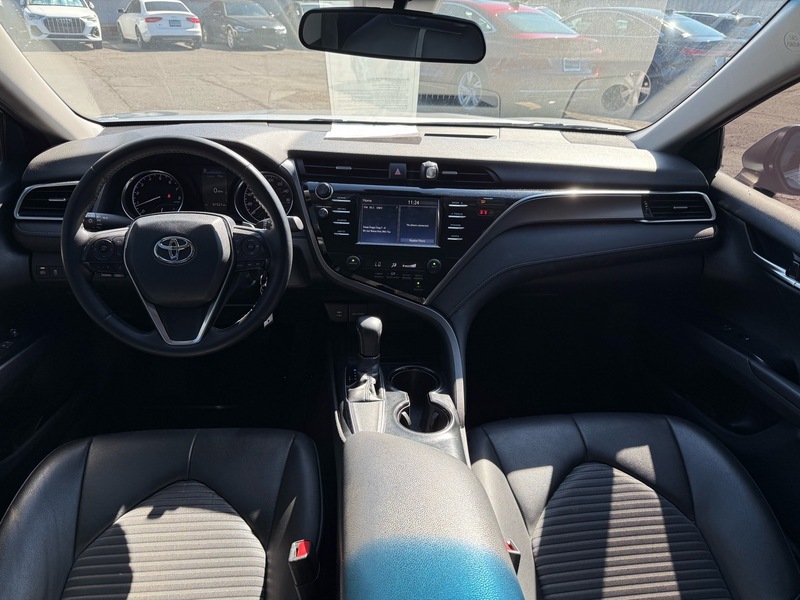 2018 Toyota Camry L photo 10
