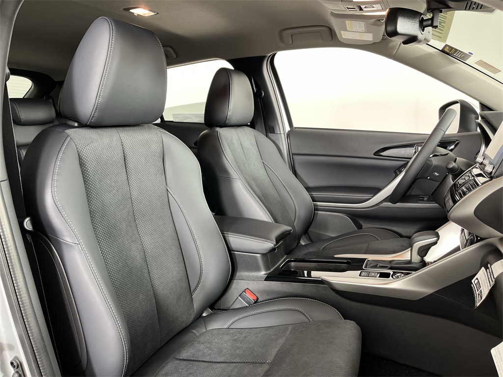 2025 Mitsubishi Eclipse Cross SE photo 24
