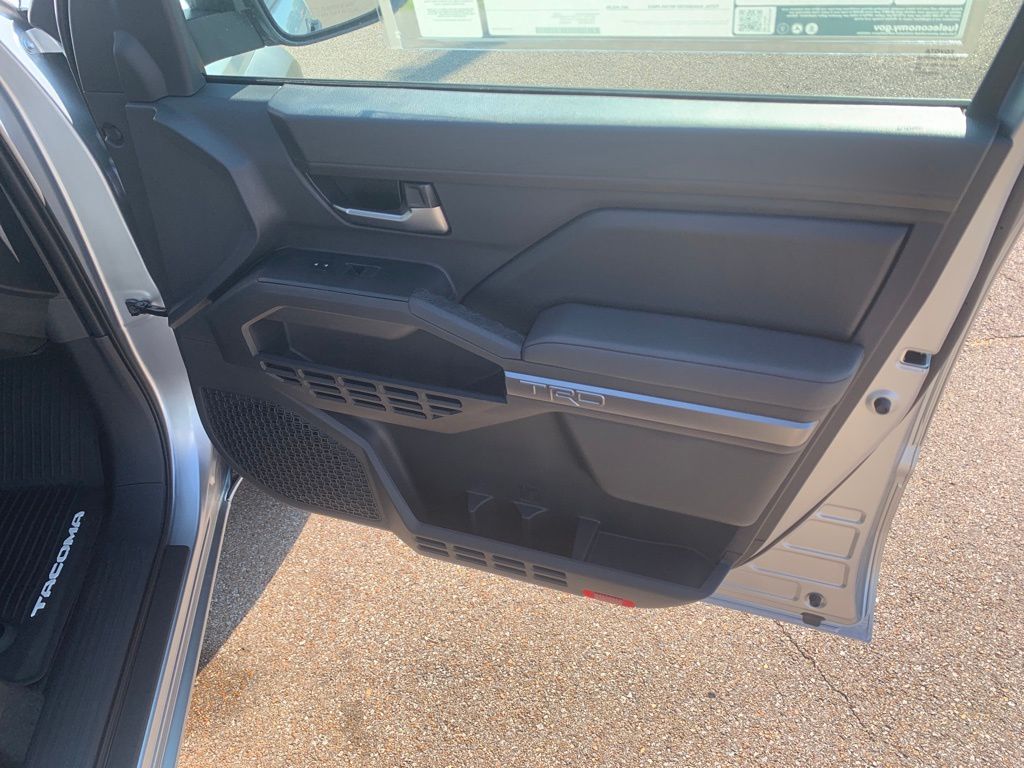 2025 Toyota Tacoma TRD Off-Road 4x4 Double Cab photo 25