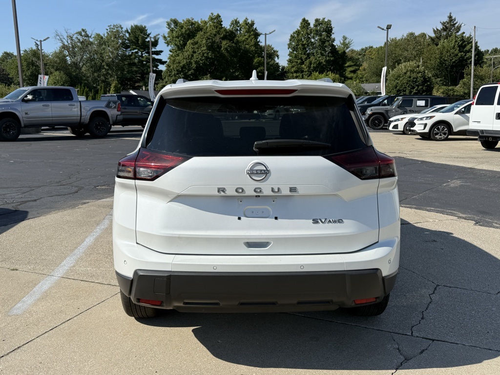 2024 Nissan Rogue SV photo 5