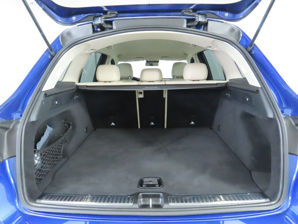 2022 Mercedes Benz GLC 300 photo 24
