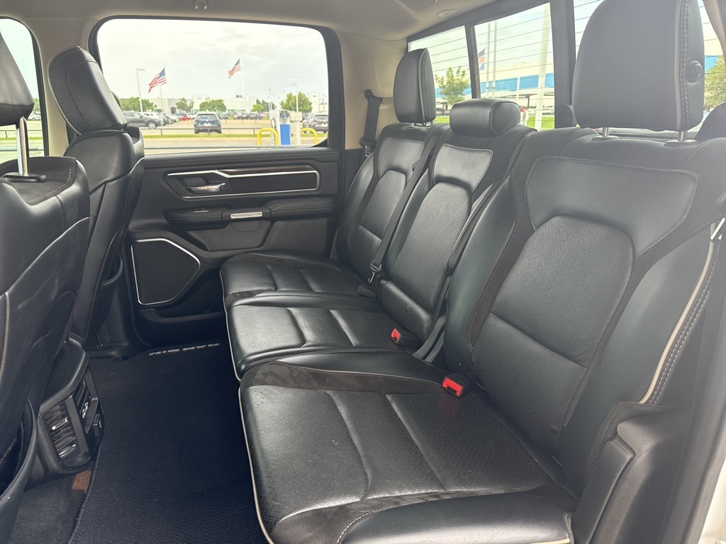 2019 Ram 1500 Laramie photo 3
