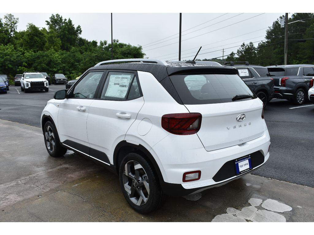 2025 Hyundai Venue SEL Limited photo 2