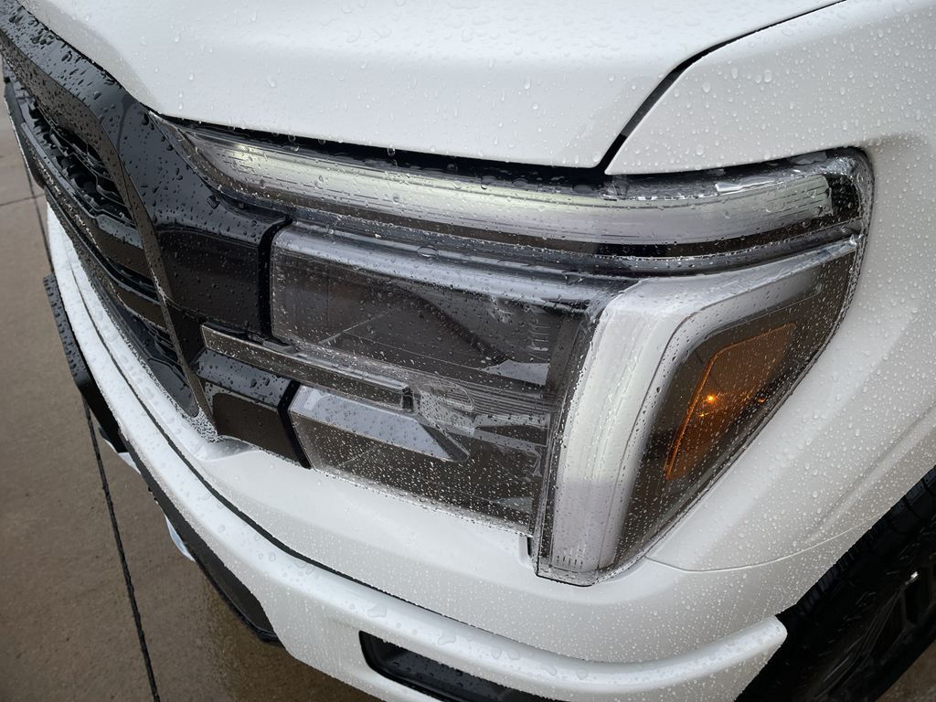 2025 Ford F-150 Lariat photo 10
