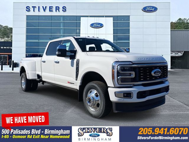 2026 Ford F-350 Super Duty Platinum's photo