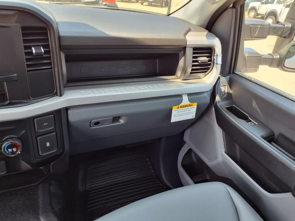 2024 Ford F-550 XL photo 7