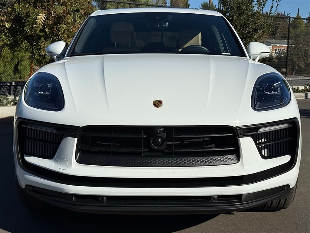 2024 Porsche Macan S photo 2