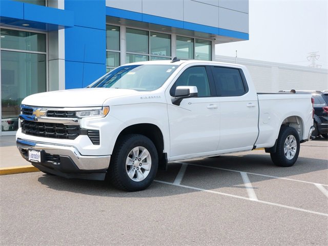 Used 2022 Chevrolet Silverado 1500 LT with VIN 3GCUDDED0NG529413 for sale in Roseville, Minnesota