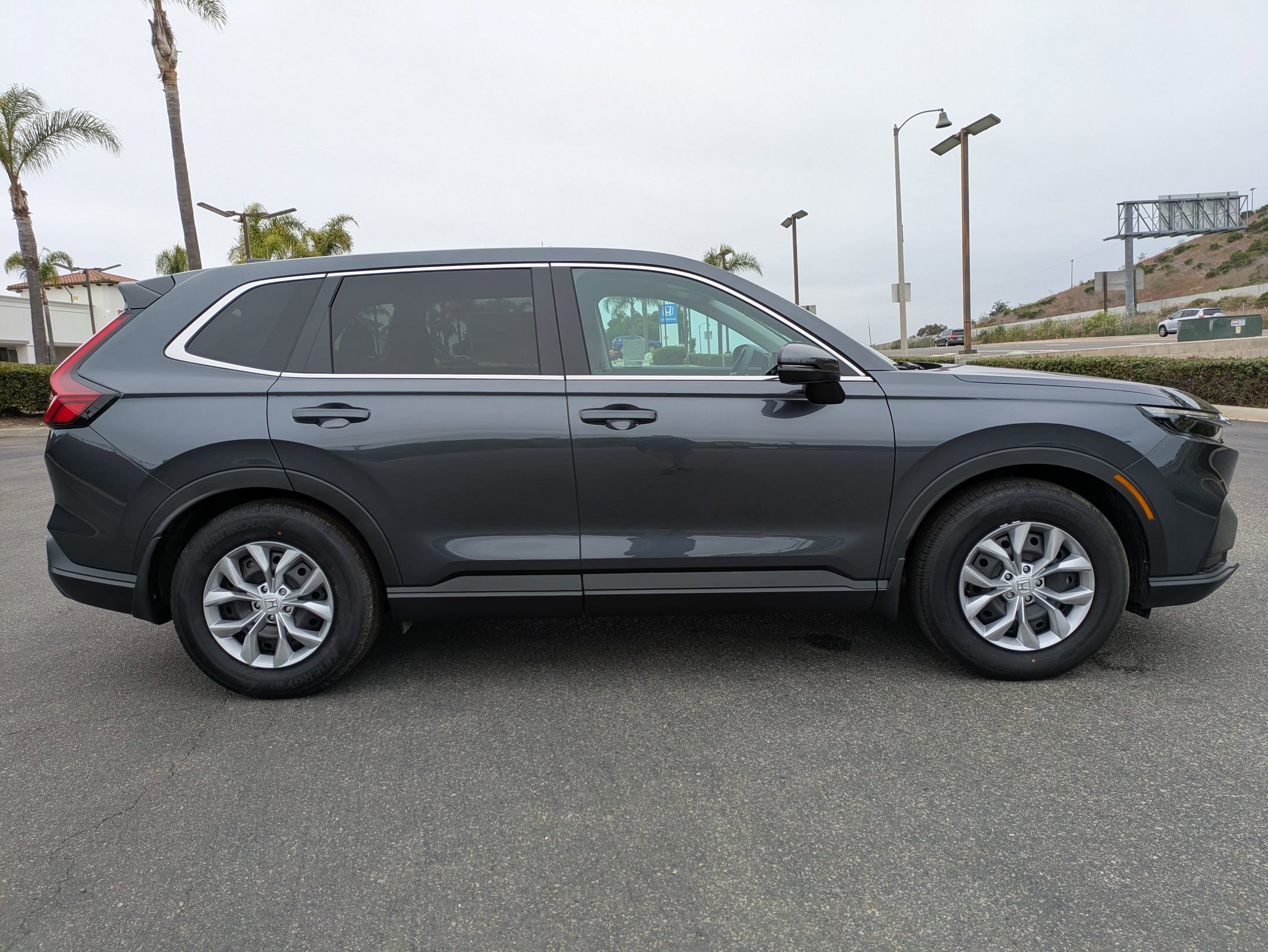 2025 Honda CR-V LX photo 3