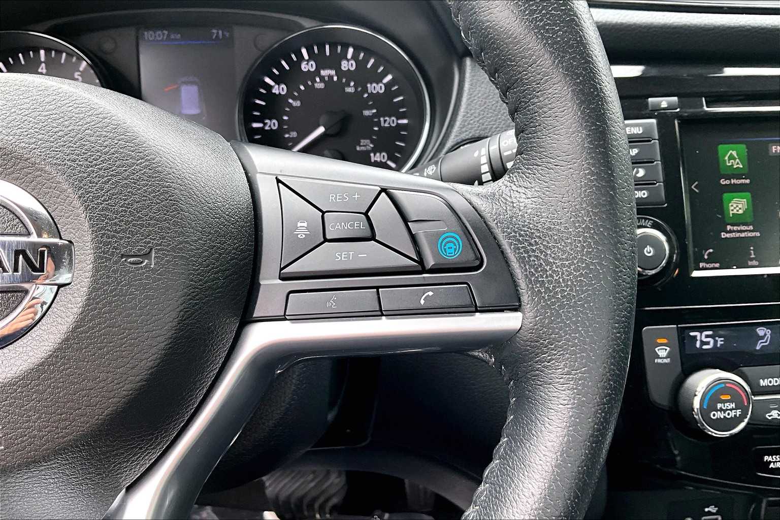 2019 Nissan Rogue SL photo 24
