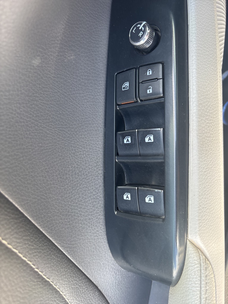 2018 Toyota Camry XSE photo 3