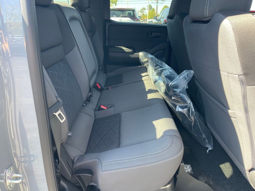 2026 Nissan Frontier Crew Cab SV photo 15
