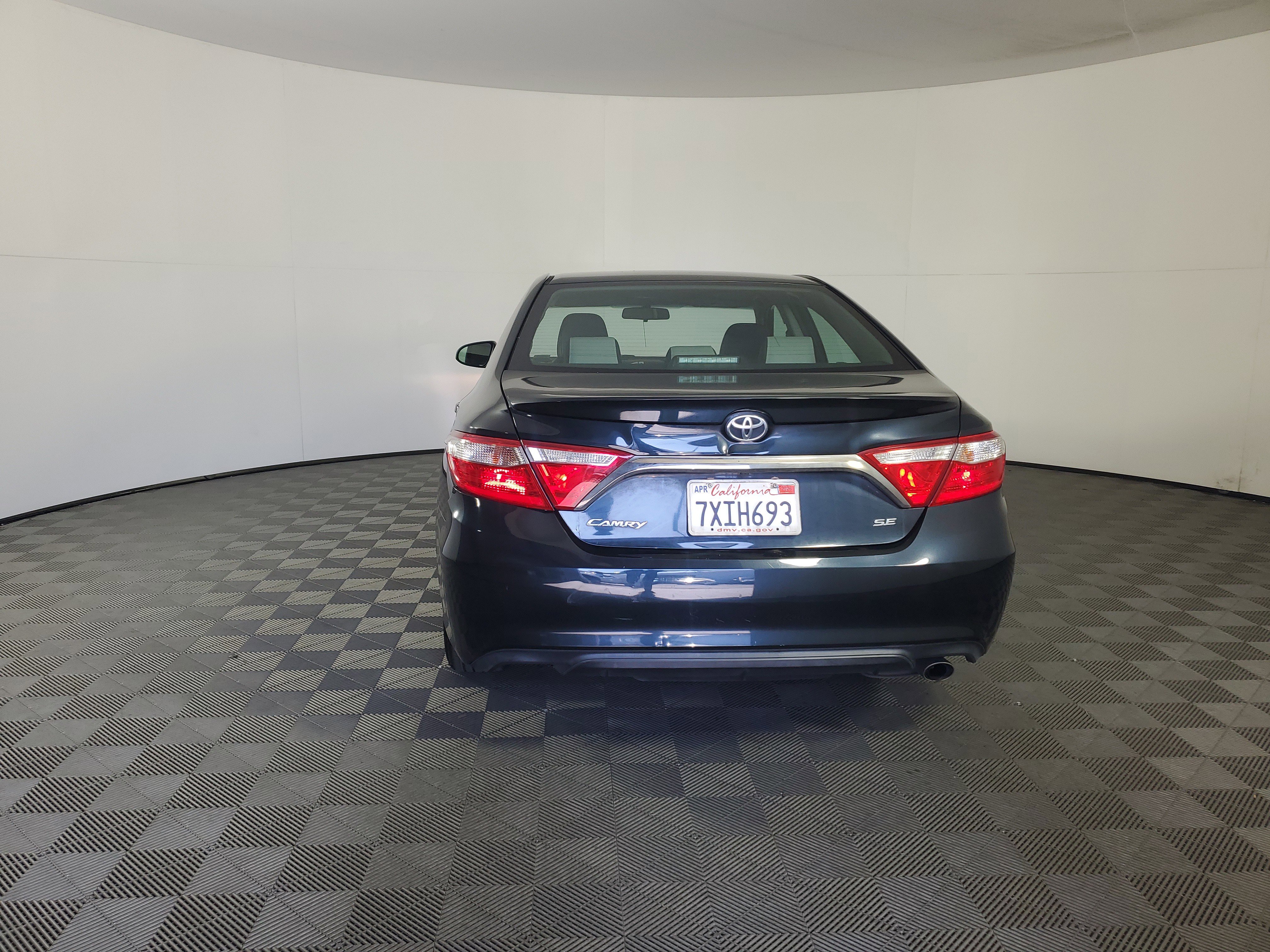 Used 2017 Parisian Night Pearl Toyota SE image 5