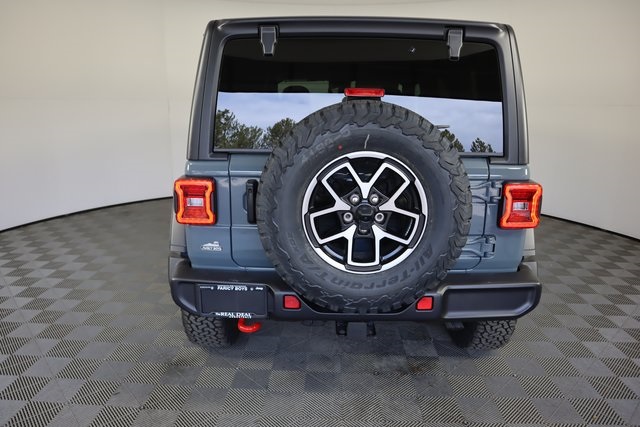 2025 Jeep Wrangler Rubicon photo 5
