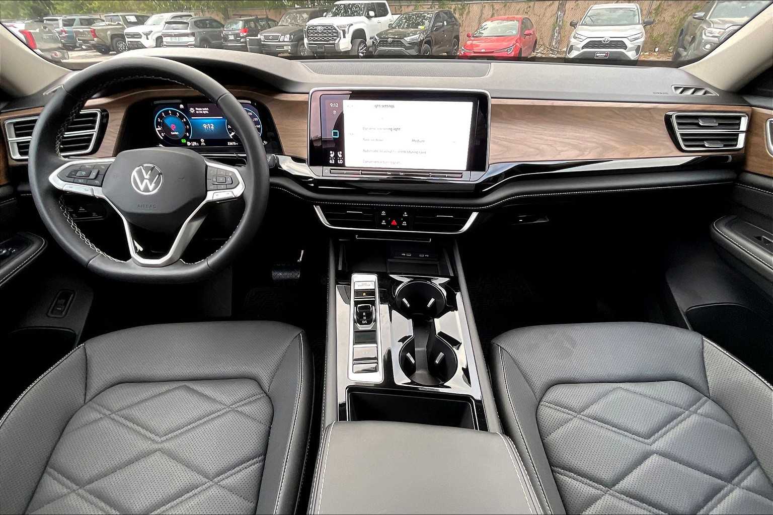 2024 Volkswagen Atlas SE Technology photo 15