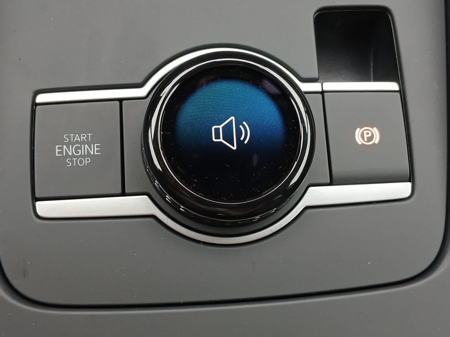 2025 Volkswagen Tiguan SE photo 17