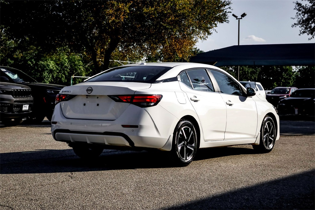 2025 Nissan Sentra SV photo 4