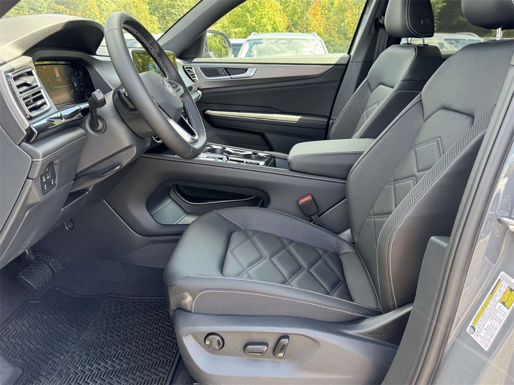 2026 Volkswagen Atlas Cross Sport SE Technology photo 11