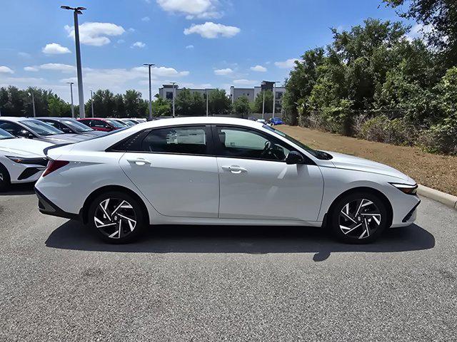 2025 Hyundai Elantra Hybrid SEL Sport photo 3