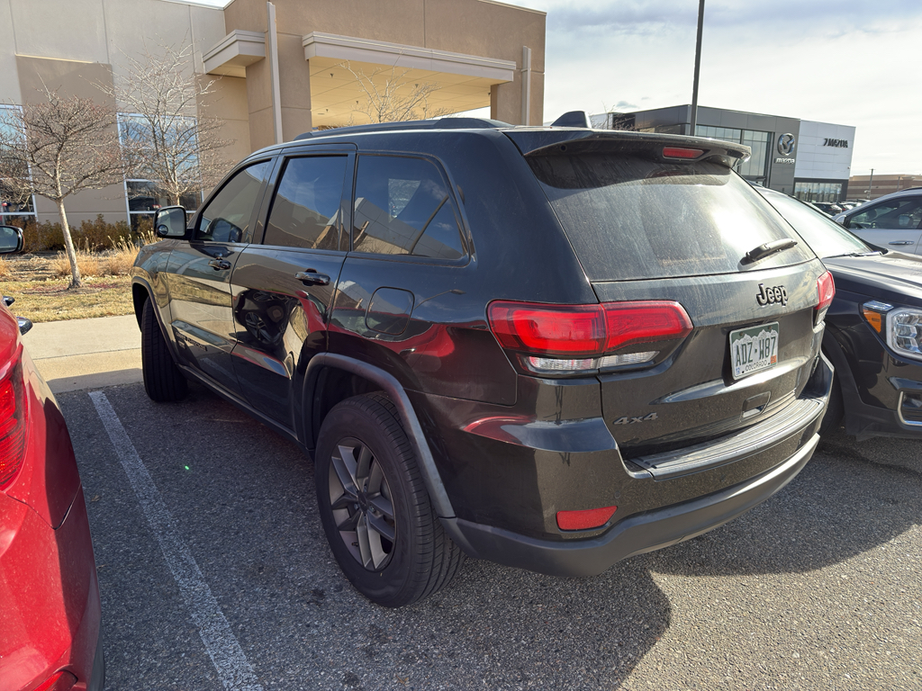 Used 2016 Jeep Grand Cherokee Laredo with VIN 1C4RJFAG8GC457327 for sale in Loveland, CO