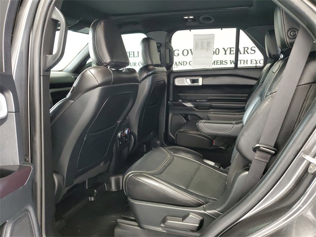2020 Ford Explorer ST photo 25