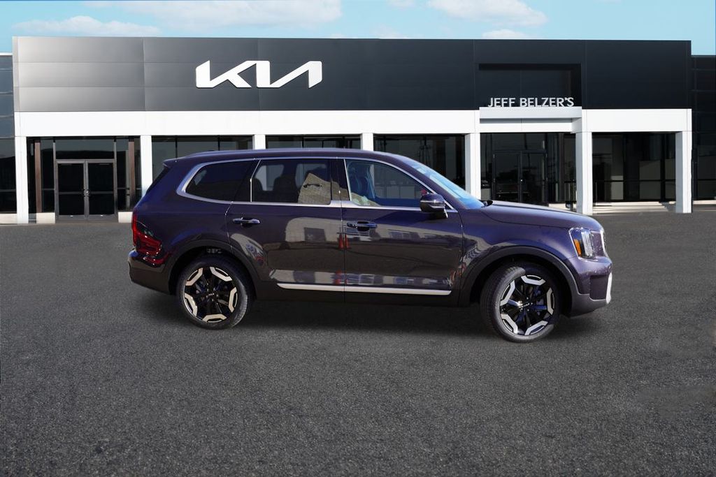 2025 Kia Telluride S photo 2