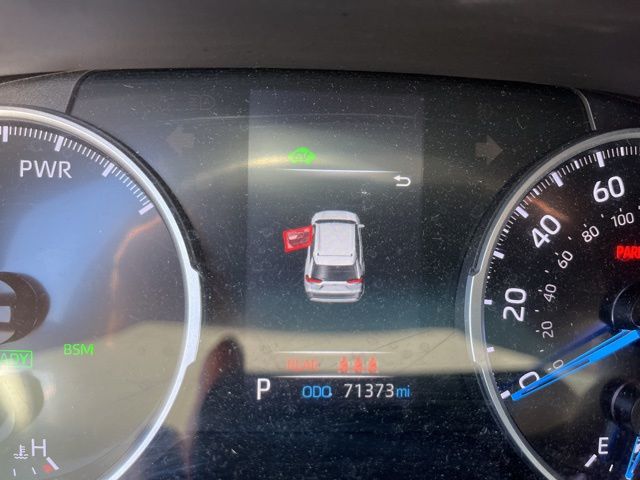 2021 Toyota RAV4 Hybrid XLE photo 17