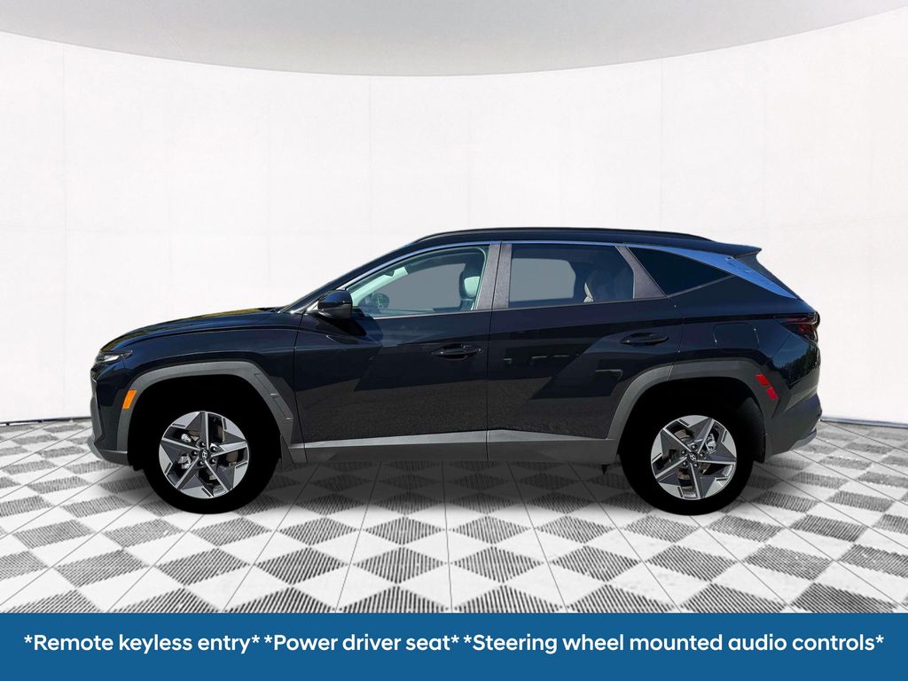 2026 Hyundai Tucson Hybrid SEL photo 2