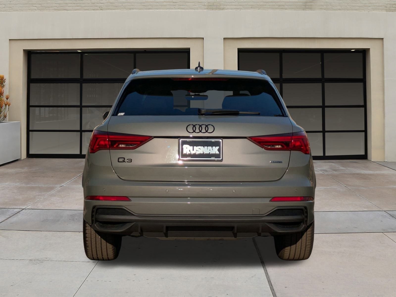 2025 Audi Q3 S line Premium photo 3